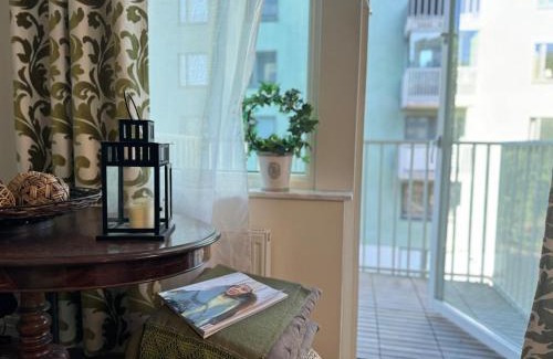 Bromma Apartamento | Charmig lägenhet med balkong nära Stockholm City