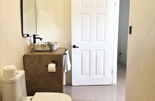 Puerto Jiménez Casa | Charming 2-bedroom bungalow with AC, Starlink WiFi in jungle close to corcovado