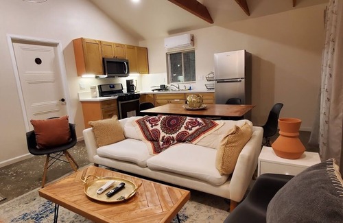 View Park-Windsor Hills Casa | Charming 1Bed+1Bath A House Parking+Laundry