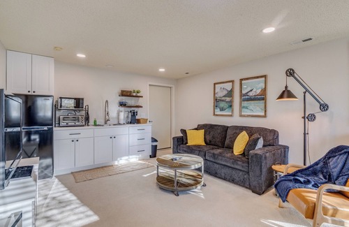 Briargate Casa | Charming 1-bdrm walkout basement suite with AC, WiFi in lovely Colorado Springs