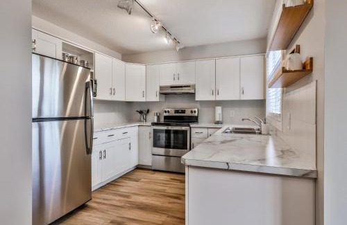 Canmore Apartamento | CHARMING 1 Bdrm plus loft with VIEWS managed by Little Sister Getaways