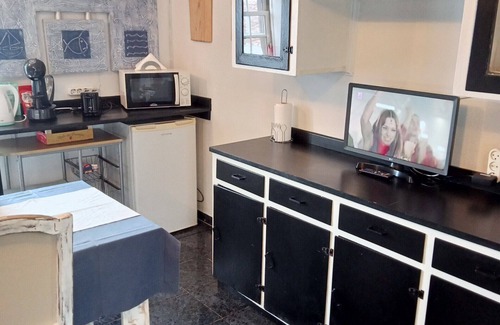 Angra do Heroismo Apartamento | Charming 1-bedroom apartment in amazing Angra do Heroísmo with WiFi