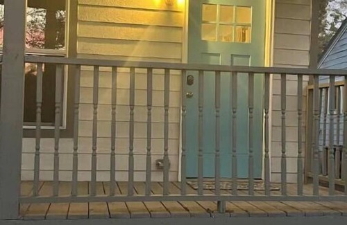 Covington Casa | Charming 1 bed 1 bath house short walk to square