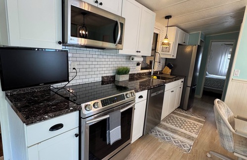 Braden River Cabaña | Charming 1 Bed 1 Bath Cottage in wonderful Sun Outdoors Sarasota that sleeps 6.