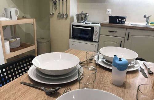Kallithea Apartamento | Charming 1-bed Apartment Near Piraeus Port