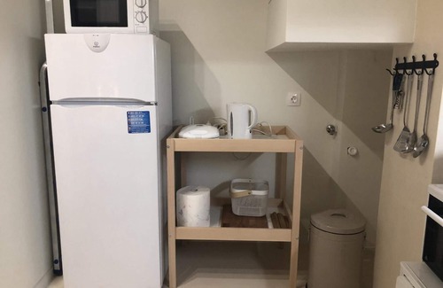 Kallithea Apartamento | Charming 1-bed Apartment Near Piraeus Port