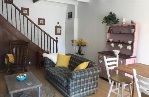 Montemboeuf Casa | Charming 1-bed cottage Montemboeuf