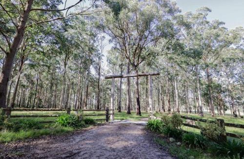 Tenterfield Casa | Charming 1-Bed Farm Cabin with Wood Fire