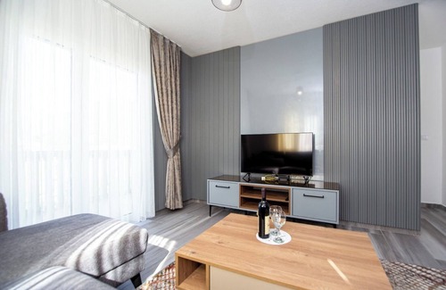 Lastva Grbaljska Apartamento | Charming 1-bedroom apartment in fabulous Lastva Grbaljska with AC, WiFi