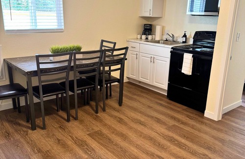 West Colorado Springs Apartamento | Charming 1-bedroom apartment in marvelous Colorado Springs with AC and heating