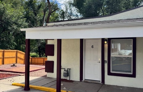 West Colorado Springs Apartamento | Charming 1-bedroom apartment in marvelous Colorado Springs with AC and heating