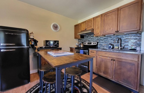 Au Sable Forks Cabaña | Charming 1-bedroom riverside cottage in enchanting Au Sable Forks with AC & WiFi