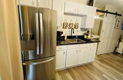 Port Saint Lucie Casa | Charming 1-bedroom house in delightful Port St. Lucie with WiFi, AC and POOL!!