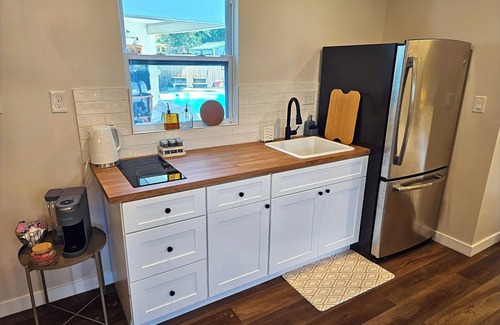 Meadowlawn Apartamento | Charming 1-bedroom Pool apartment in delightful St. Petersburg,best location
