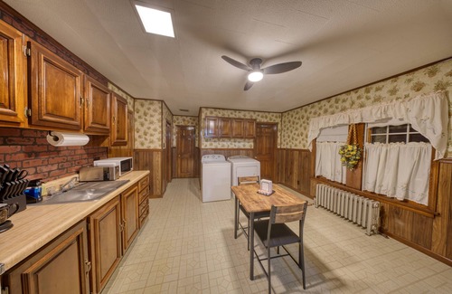 Carbondale Apartamento | Charming 1-bedroom apartment in welcoming Carbondale with AC