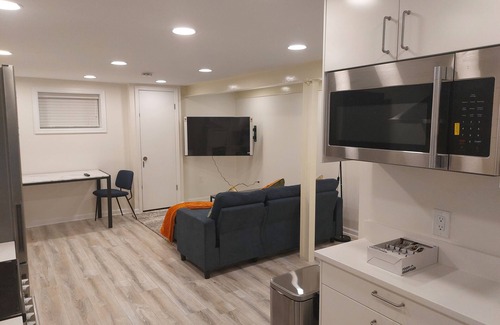 North Michigan Park Apartamento | Charming 1-bedroom apartment in fabulous Washington with WiFi, AC