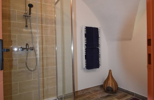 Remoulins Apartamento | Charming 1-bedroom apartment in the historic village centre of Remoulins