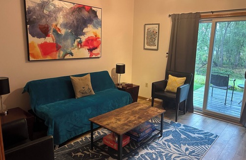 La Crosse Apartamento | Charming 1-bedroom apartment on the Mississippi backwaters. Close to everything.