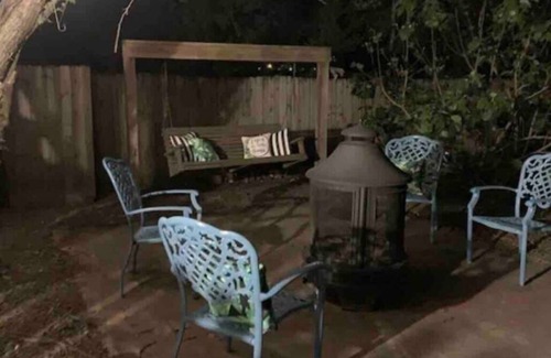 New Bern Apartamento | Charming 1-bedroom apartment in enchanting New Bern with WiFi, AC