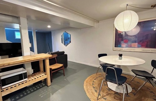Foster - Powell Apartamento | Charming 1-bedroom apartment in the heart of vibrant Foster-Powell, SE Portland