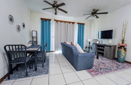 East End Apartamento | Charming 1-bedroom apartment in Tortola with AC, WiFi, laundry facilities.