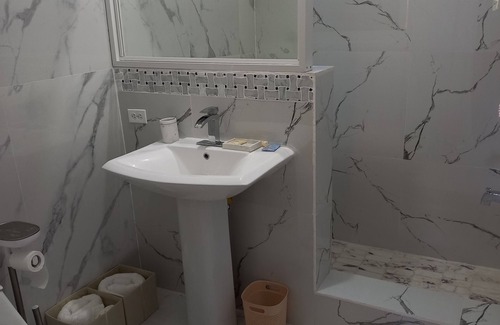 West End Apartamento | Charming 1-bedroom apartment in enchanting Negril with AC, WiFi