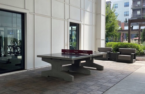 North Decatur Apartamento | Charming 1-bedroom apartment in wonderful Decatur with fitness room, AC