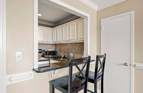 Peachtree Center Condominio | Charming 1-Bedroom Condo in Atlanta with Free Parking, AC, & WiFi- 1205