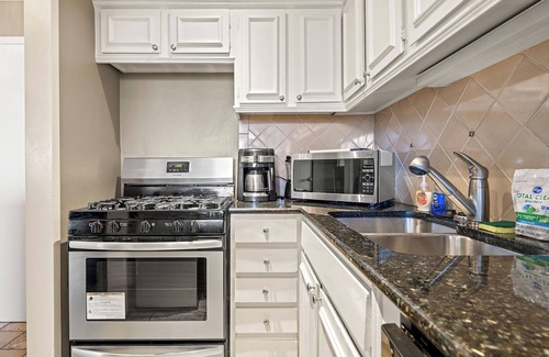 Peachtree Center Condominio | Charming 1-Bedroom Condo in Atlanta with Free Parking, AC, & WiFi- 1205