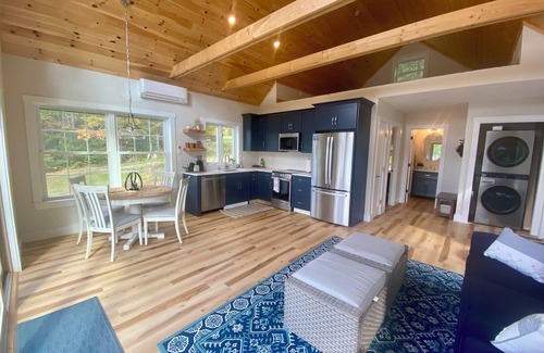 Bridgton Cabaña | Charming 1-bedroom cottage in fabulous Bridgton with WiFi, AC, private dock