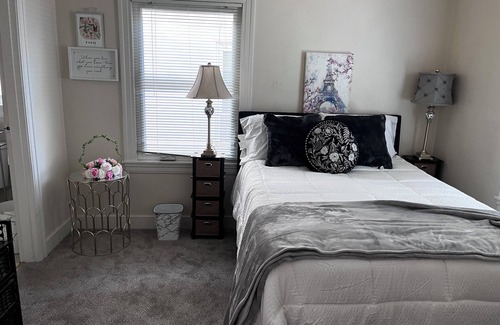 Oakland Cabaña | Charming 1-bedroom cottage in Oakland with WiFi, AC