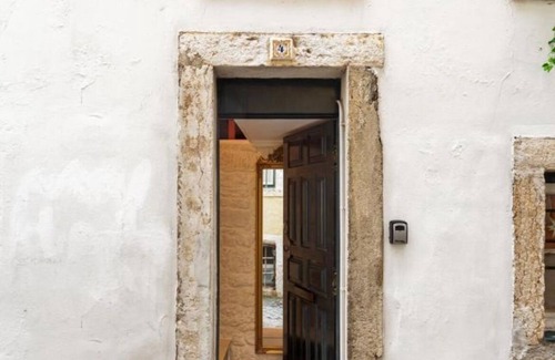 Santa Maria Maior Cabaña | Charming 1-bedroom cottage in adorable Lisbon center with AC - Casa Aurora