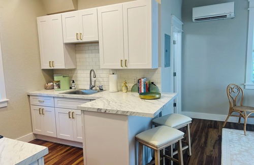 Manteo Cabaña | Charming 1-bedroom cottage with WiFi and AC in gorgeous Manteo