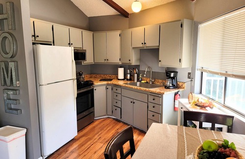 Allied Gardens Casa | Charming 1-bedroom Guest House in fabulous San Diego with AC, WiFi, TV