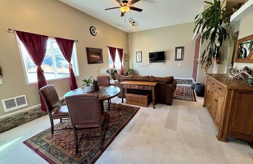 Cody Cabaña | Charming 1-bedroom guest house near Yellowstone National Park.