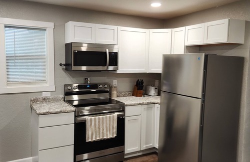 Eau Claire Casa | Charming 1-bedroom house in superb Eau Claire with AC, WiFi