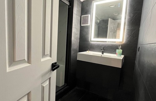 Wakefield Casa | Charming 1-bedroom house in The Bronx with AC, WiFi