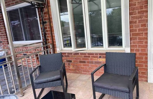 Canarsie Casa | Charming 1-bedroom house in beautiful Brooklyn with AC