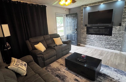 Richmond Casa | Charming 1-bedroom house with WiFi and AC in serene Richmond