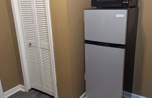 Conyers Casa | Charming 1-bedroom house in delightful Conyers with WiFi, AC, fitness room
