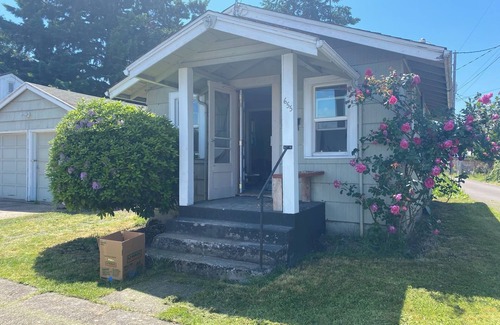West Salem Casa | Charming 1-bedroom house with AC, WiFi in serene Salem