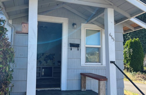 West Salem Casa | Charming 1-bedroom house with AC, WiFi in serene Salem