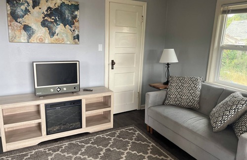 West Salem Casa | Charming 1-bedroom house with AC, WiFi in serene Salem