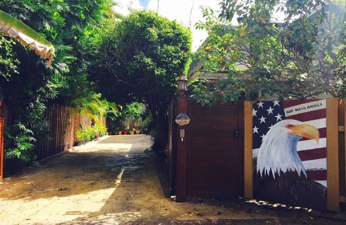Kailua Casa | Charming 1-Bedroom Kailua Cottage with AC, Walk to the Best Part of the Beach