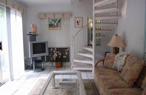 Kailua Casa | Charming 1-Bedroom Kailua Cottage with AC, Walk to the Best Part of the Beach