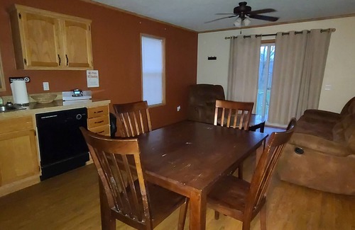 Hillsboro Casa | Charming 1-bedroom Manufactured home in Hillsboro with WiFi, AC