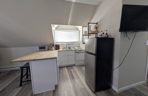 East Norriton Apartamento | Charming 1-Bedroom, Pet Friendly, Apartment WiFi, AC in a Great Location!