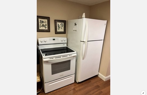 Yorktown Apartamento | Charming 1-Bedroom Spacious Basement Close to DC - Pets Allowed.