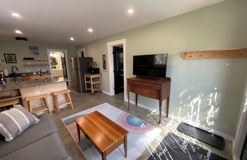 Lincolnville Apartamento | Charming 1-bedroom apartment with AC, WiFi in tranquil Lincolnville