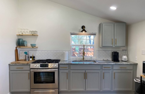 North San Antonio - SAT Cabaña | Charming 1-bedroom cottage with WiFi, AC in amazing San Antonio